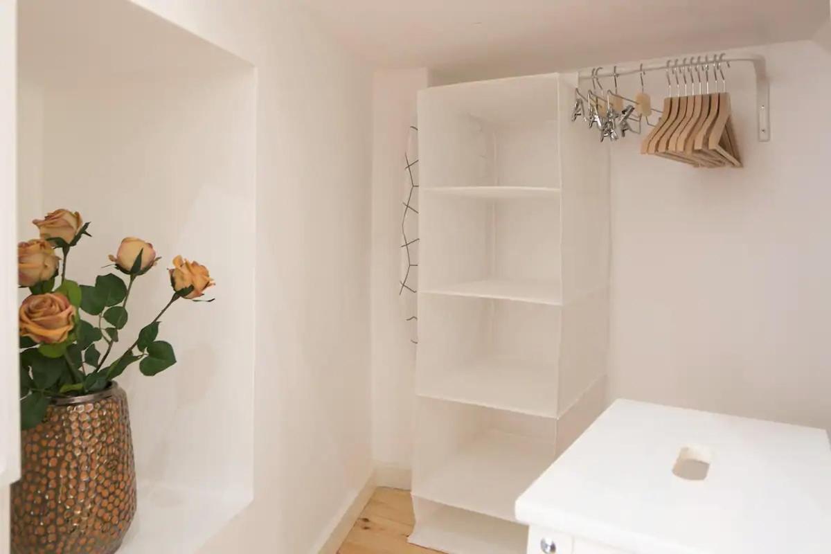 Apartment Very Near Subway Lisbon